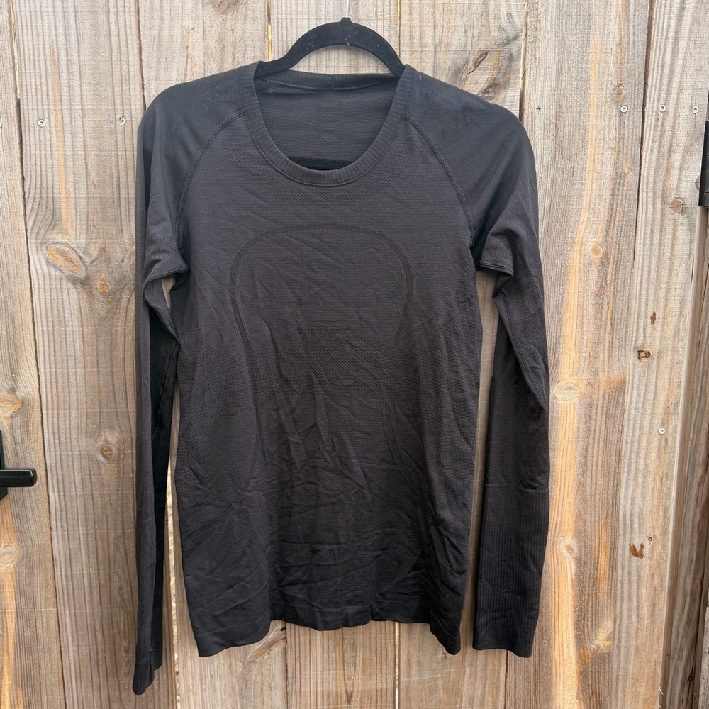 lululemon athletica Charcoal Long Sleeve Swiftly Tech Top Size 8